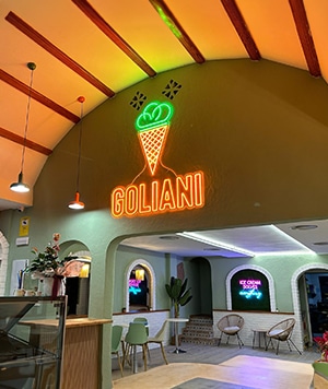 Enseigne néon LED « Goliani », fabriquée par Space Neon.