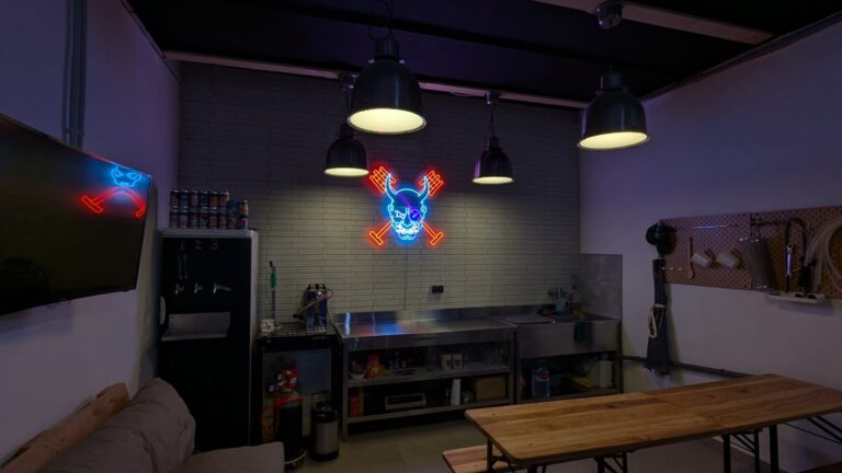 Enseigne néon LED installée par Space Neon.